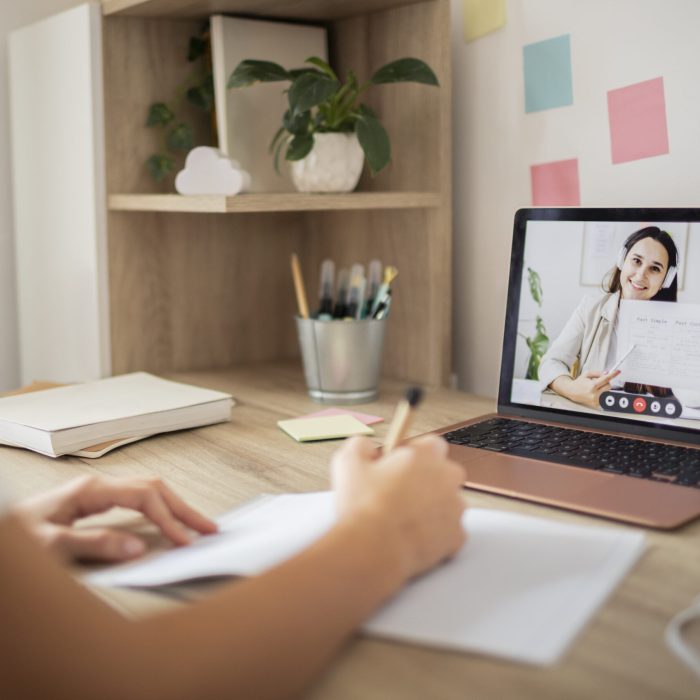 Terapia online funciona? Descubra como é o atendimento psicológico à distância Psicóloga Jéssica Barbosa - Psicóloga em Uberlândia